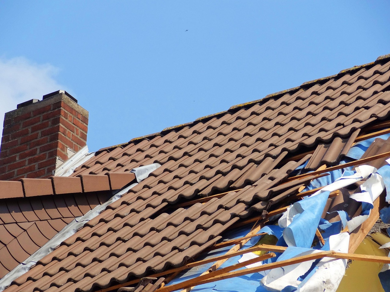 storm, storm damage, roof, roof tiles, hurricane, thunderstorm, autumn storm, lightning strike, damage, insurance, storm damage, storm damage, storm damage, storm damage, storm damage, hurricane